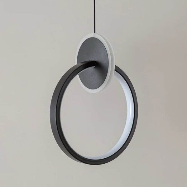 Suspension anneau au design épuré