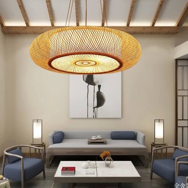 Suspension artisanale en bambou d'inspiration orientale