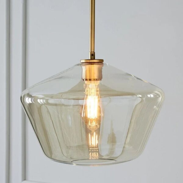 Suspension contemporaine en verre cristallin