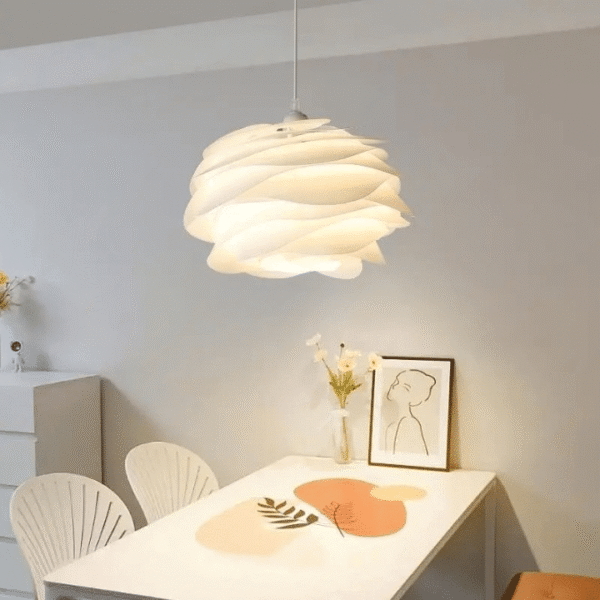 Suspension LED florale aux pétales lumineux
