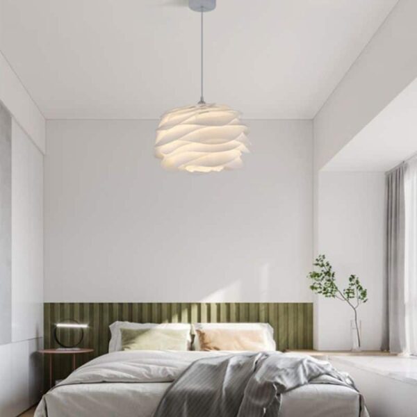 Suspension LED florale aux pétales lumineux