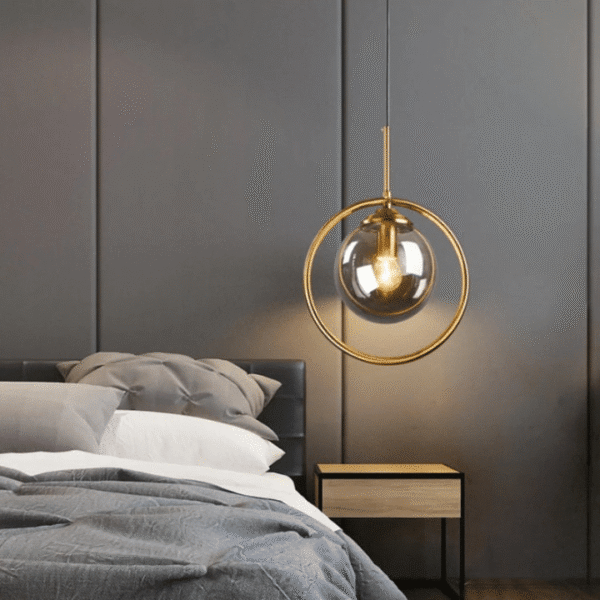 Suspension circulaire nordique en métal doré et verre fumé