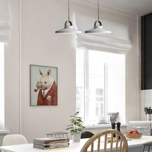 Suspension contemporaine en acier au design nordique