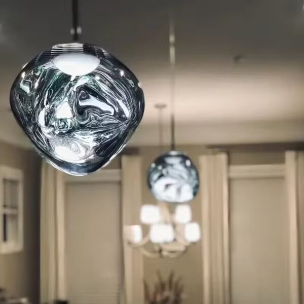 Suspension luminaire asymétrique aux courbes fluides