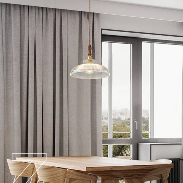 Suspension luminaire en verre soucoupe au design intemporel