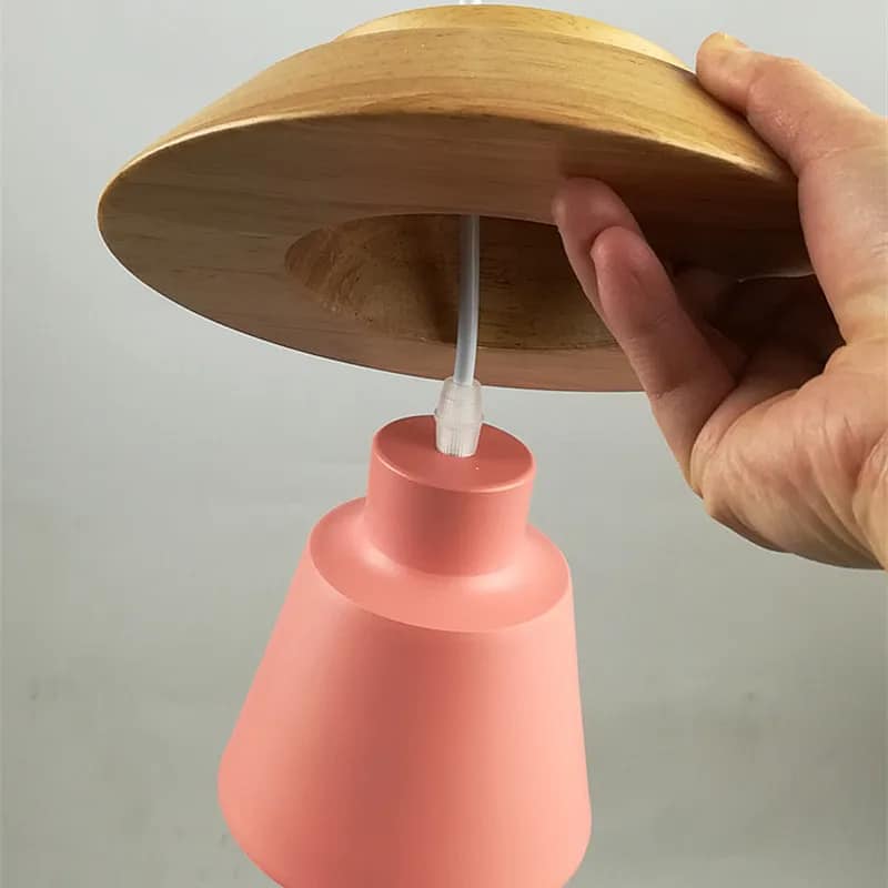 Suspension nordique en métal et bois naturel
