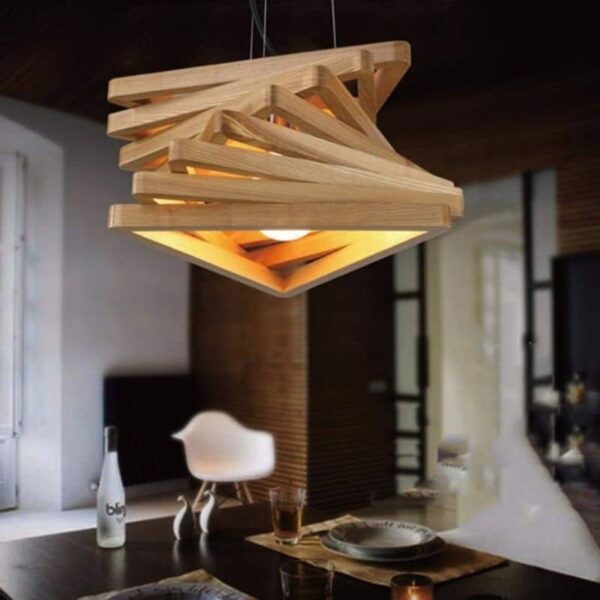 Suspension triangulaire LED en bois naturel