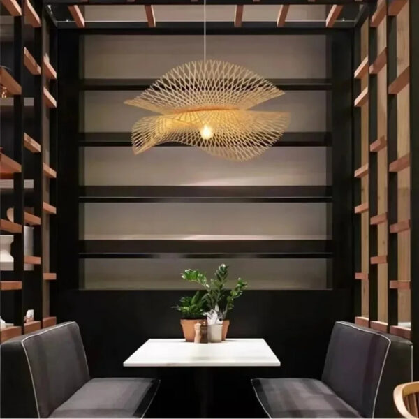 Suspension artisanale en bambou d'inspiration zen
