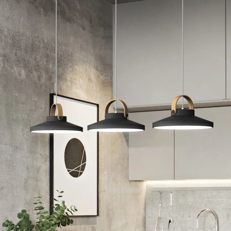 Suspension contemporaine en métal noble