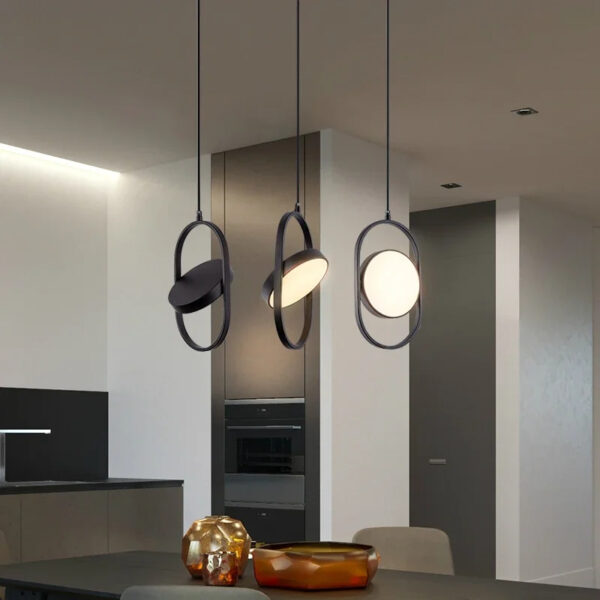 Suspension design ajustable aux lignes contemporaines