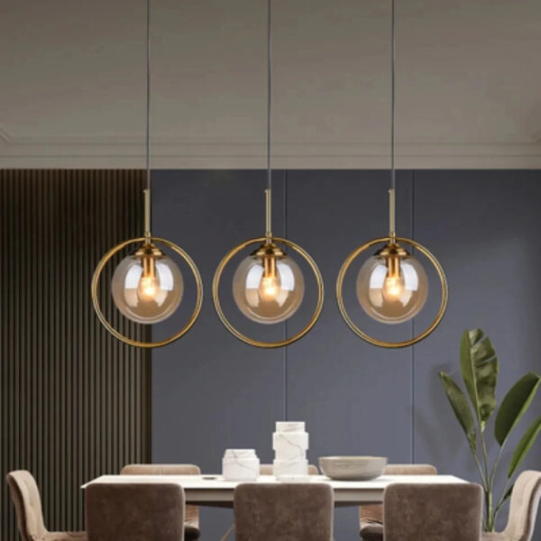 Suspension luminaire en verre massif au design raffiné