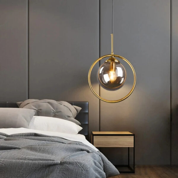 Suspension luminaire en verre massif au design raffiné