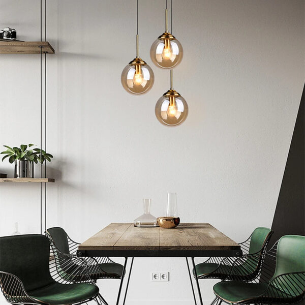 Suspension luminaire en verre soufflé contemporain