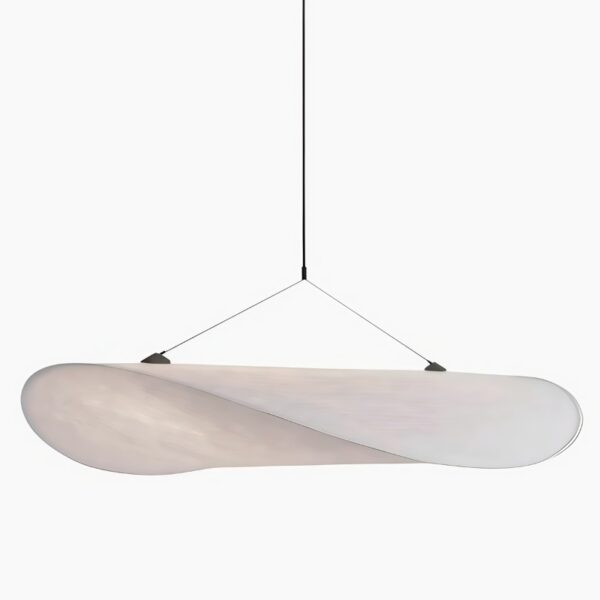 Suspension luminaire raffinée en soie aux lignes contemporaines
