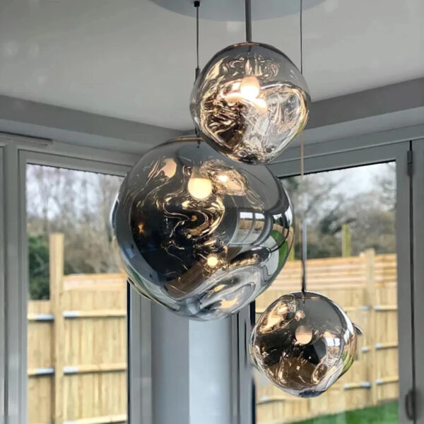 Suspension luminaire sphérique au fini argenté contemporain