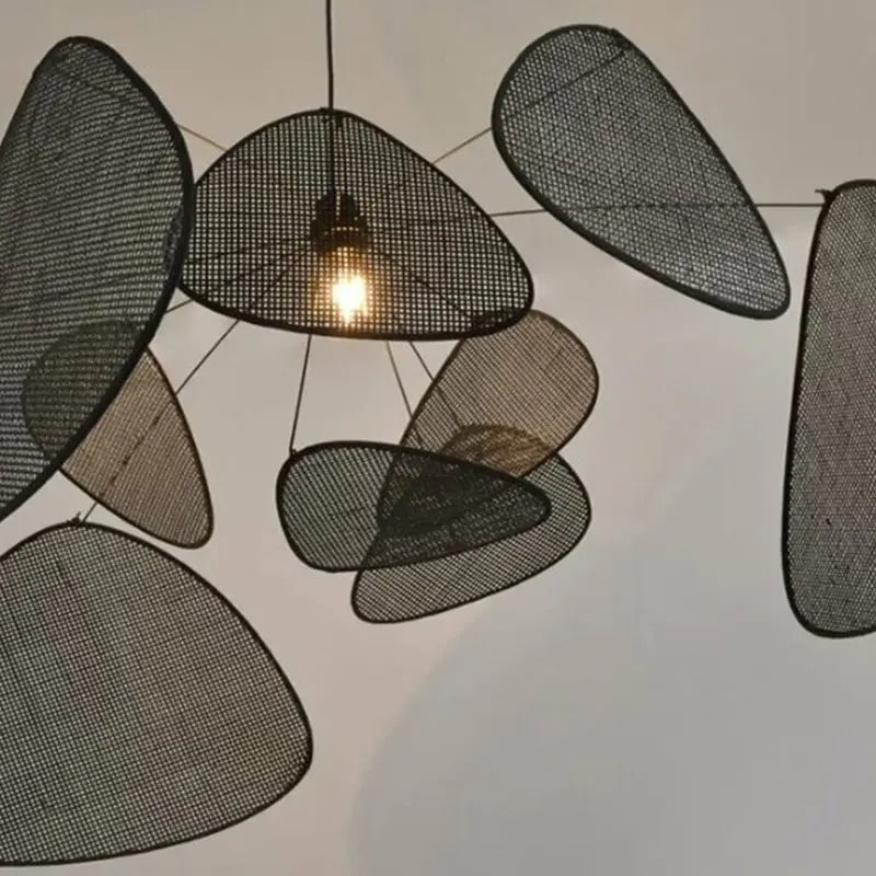 Suspension artisanale en rotin noir inspiration zen