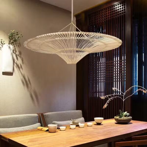 Suspension Lumineuse Artisanale en Rotin Naturel