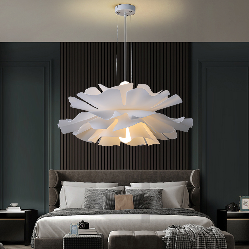 Suspension florale blanche d'inspiration nordique