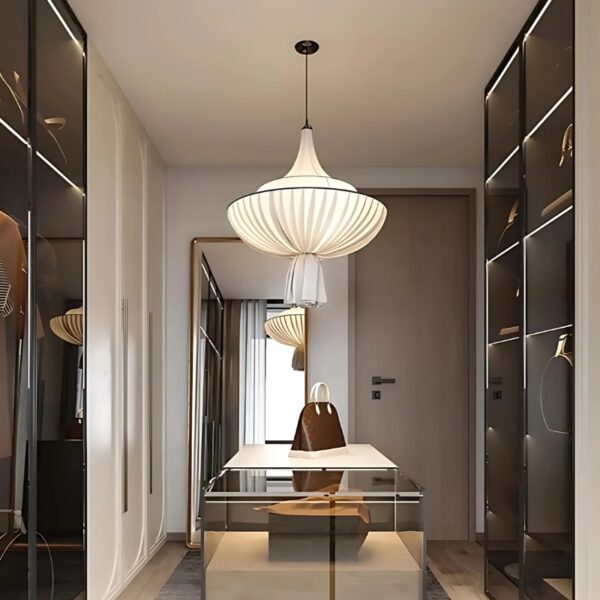 Suspension Lumineuse en Tissu d'Inspiration Orientale