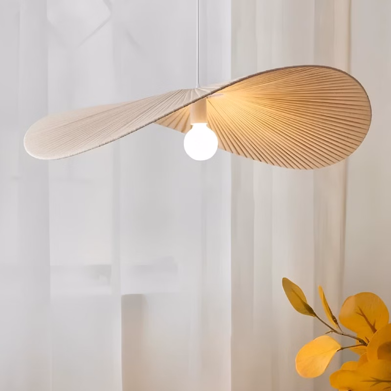Suspension textile contemporaine au design chapeau