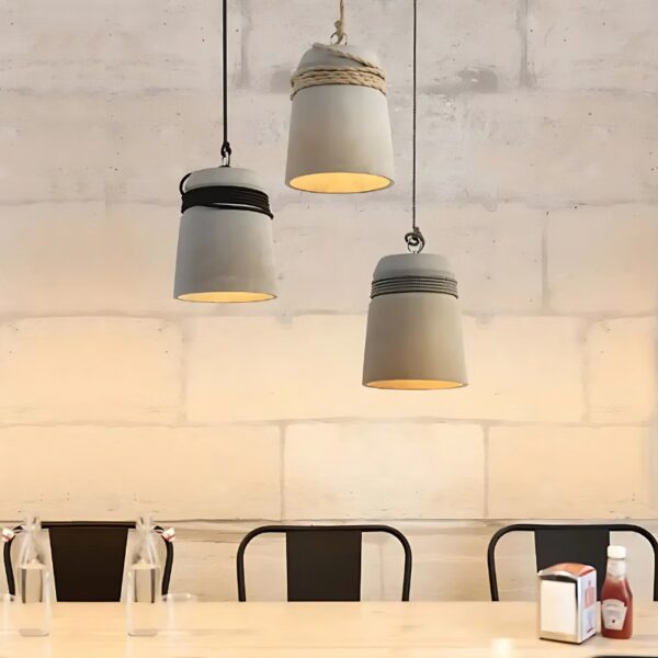 Suspension Contemporaine en Ciment à l'Élégance Épurée