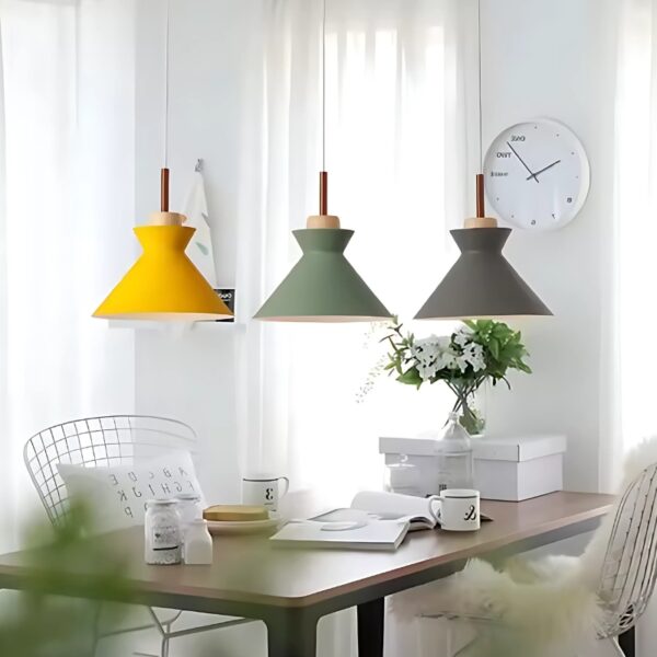 Suspension luminaire design nordique bois et couleur